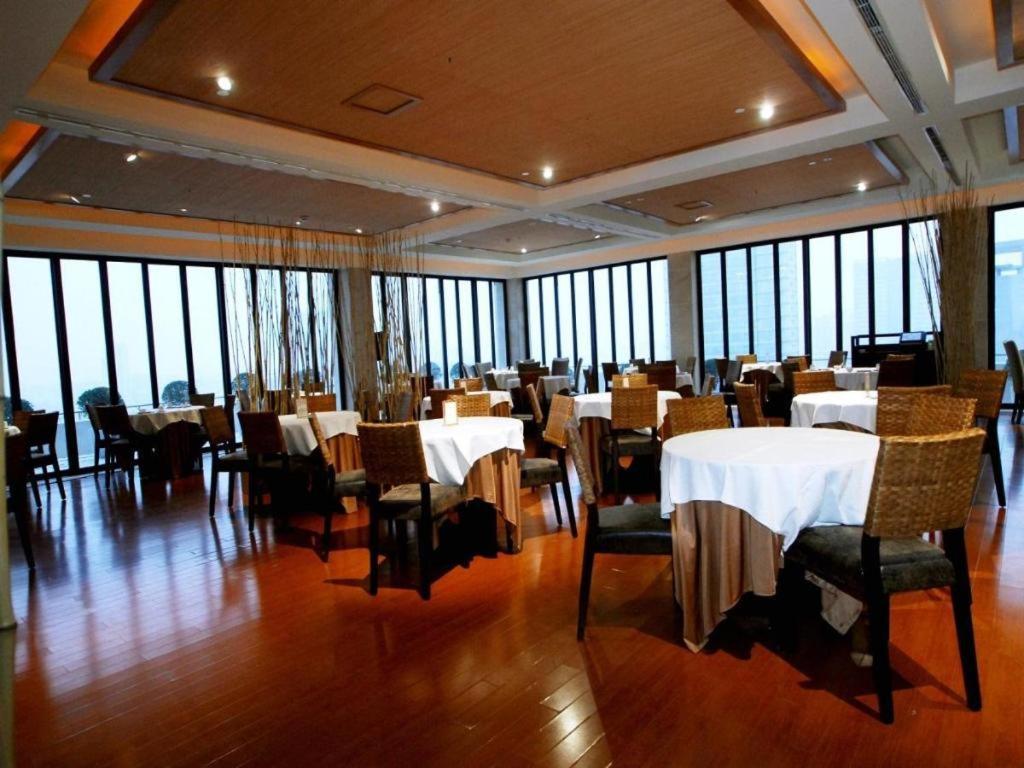 Huana Hotel Minhang Shanghai Exterior foto